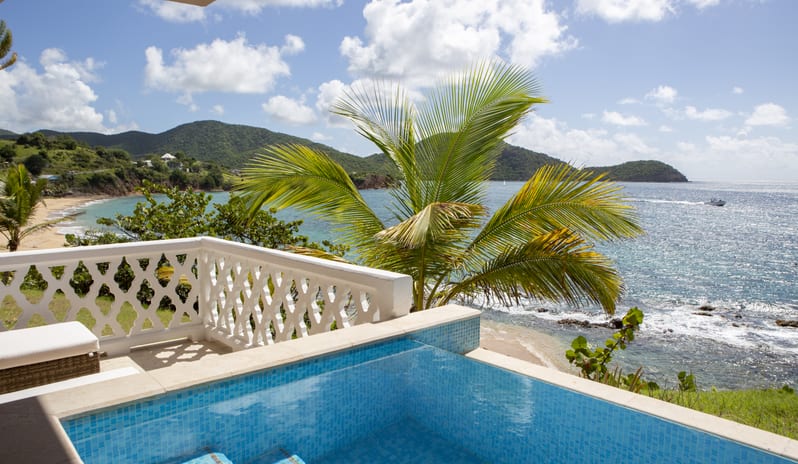 9 - Cliff Suite View Living Room Terrace